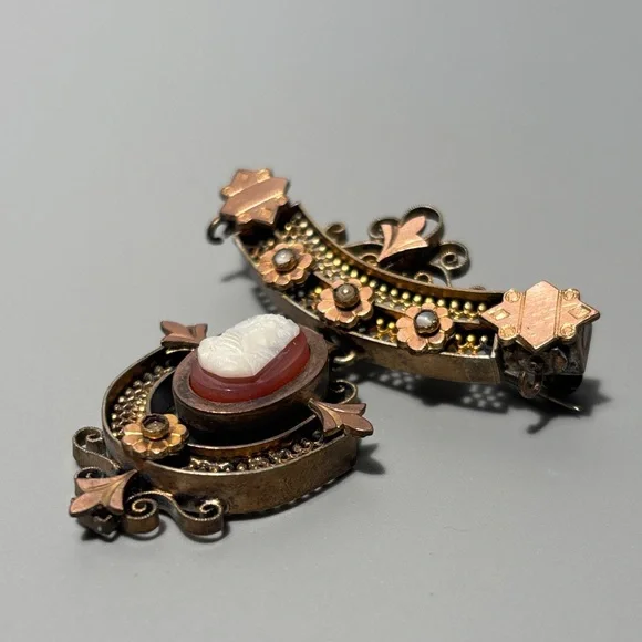 Elegant Victorian “Etruscan Revival” broach - Picture 2 of 10